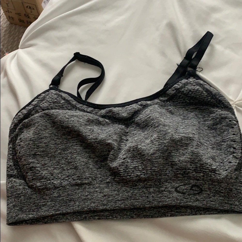 sports bra